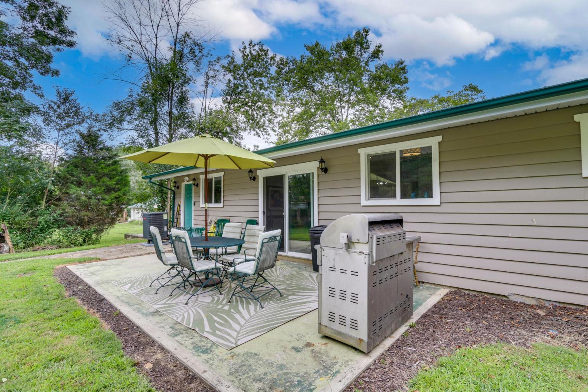 Cottage With Yard And Grill About 21 Mi To Hocking Hills! Nelsonville Exterior foto