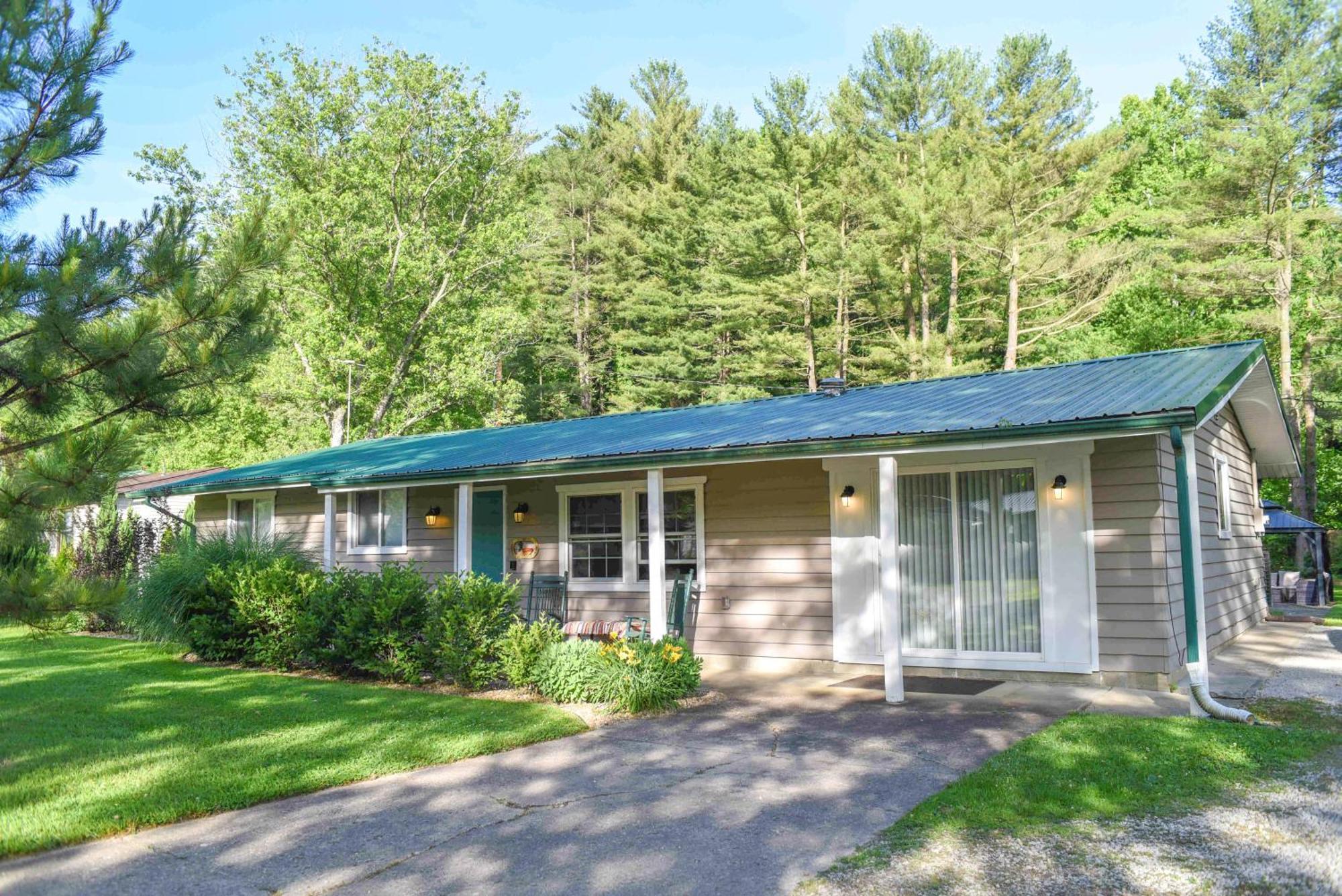 Cottage With Yard And Grill About 21 Mi To Hocking Hills! Nelsonville Exterior foto